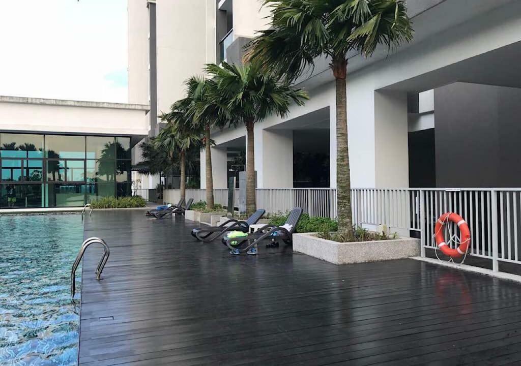 Skyloft Muslim Suite Джохор Бахру Екстериор снимка